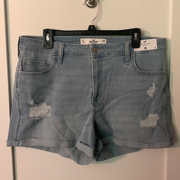 Hollister Shorts! Curvy High-Rise! Distressed! Size 19, NWT! - Picture 1 of 7